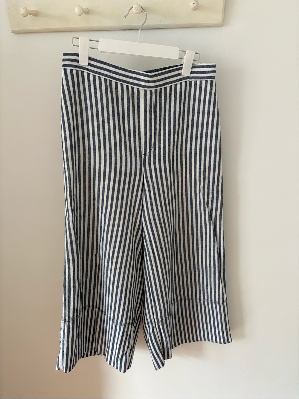 Banana Republic Navy and White Striped Cropped Wide-Leg Pants
